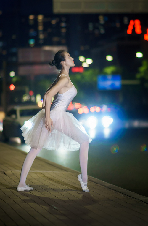 _海底潜艇冲浪:探索海底新玩法_,海底潜艇绘画