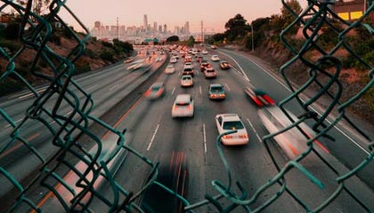 九游9游-英超激烈争夺，豪门战火升腾