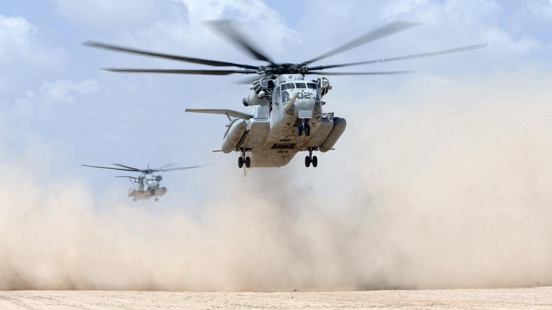 2018年首轮季后赛:库里在最后2分钟,连续投中三记三分,实现“鸟枪换炮”